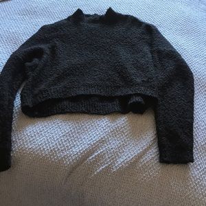 Crop top, turtleneck sweater